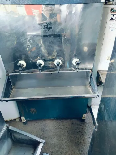 Bebedouro industrial 4 torneiras