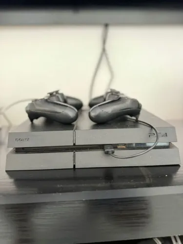 Vendo PS4 completo mais cockpit completo ou troco por Pc Gamer 
