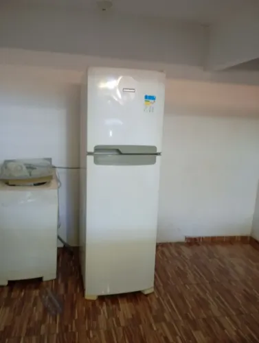 Geladeira 370 litros, semi nova , garantia de 3 meses e entrega grátis