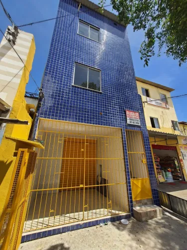 Aluga-se Salas comerciais Frente de Rua
