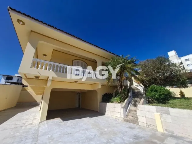 Oportunidade! Casa em Praia Comprida - São José