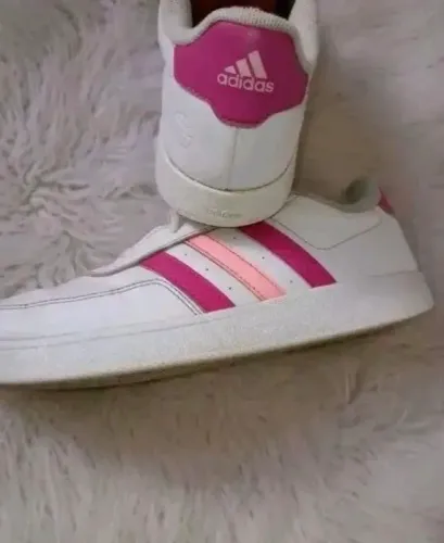 Tênis Adidas feminino tam 35