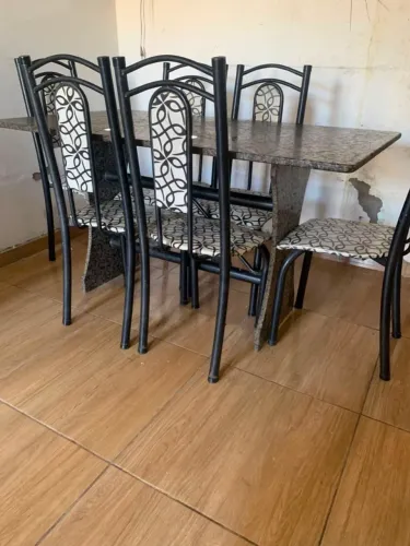 Mesa de mármore 6 cadeiras