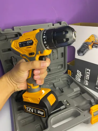 Parafusadeira e Furadeira À Bateria WAP WF 12k3.2 Com Maleta an10