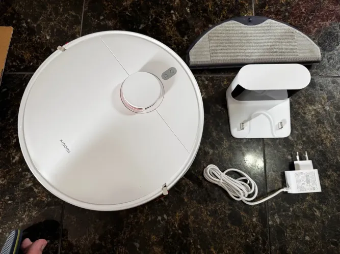 Xiaomi Robot Vacuum S40C - Aspira e Passa Pano 5.000 Pa | Bivolt | Pouquíssimo uso