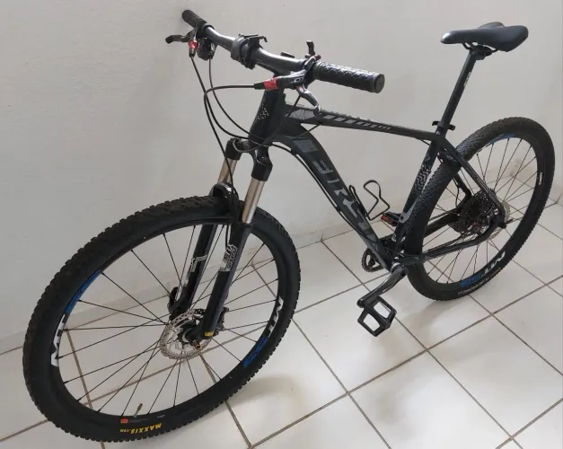 Bicicleta MTB Masculina Aro 29 Profissional