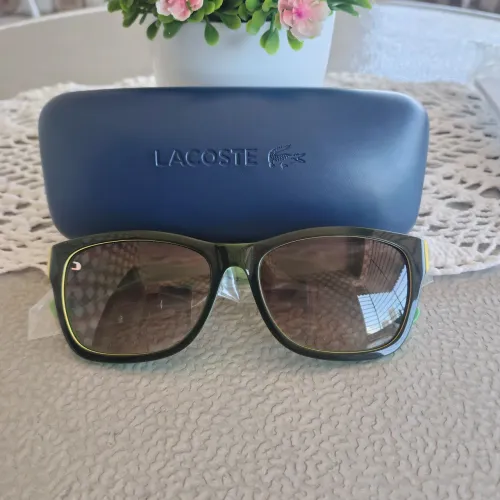 Óculos de marca Lacoste, novo, original , unissex, lentes escura,