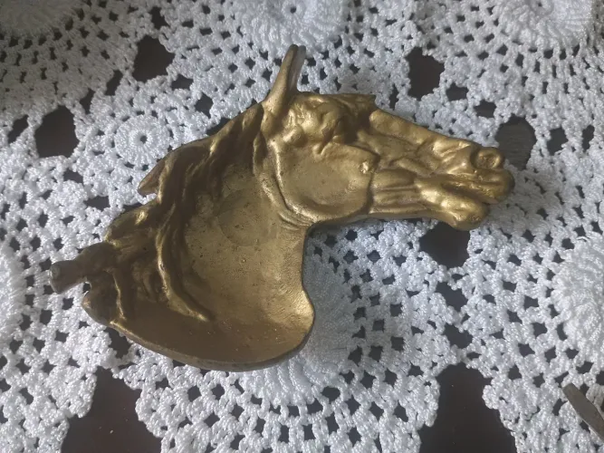 Decoração de bronze