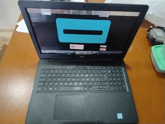 Notebook Dell Inspiron 15. Caraça completa, mouse e teclado funcionando