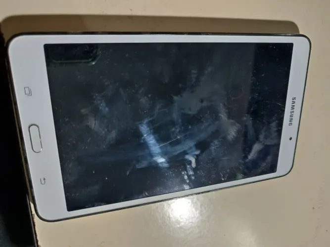 Tablet Samsung Galaxy SM -T230NT (Com Defeito)