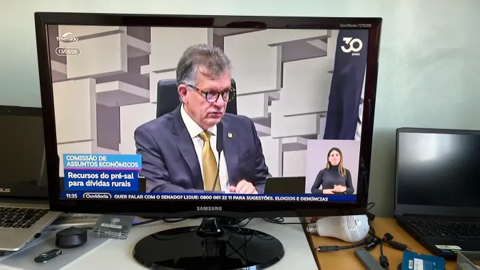O Samsung T27B350LB TV/Monitor LED de 27 polegadas Full HD