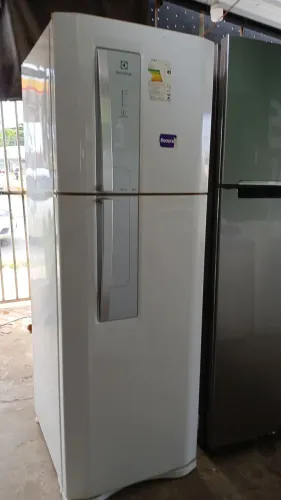 Vende-se Geladeira Eletrolux Dúplex Frost Free