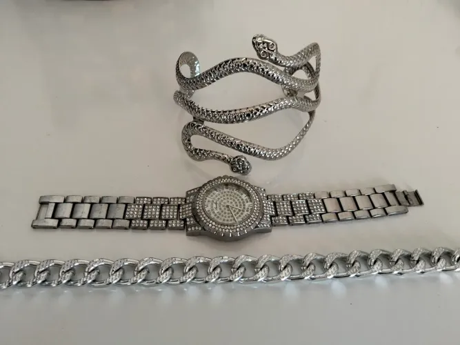 Kit acessórios Relógio + bracelete + gargantilha
