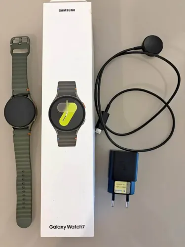 Samsung Galaxy Watch7 44mm LTE Verde + Caixa e Carregador