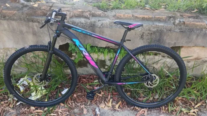 Vendo Bicicleta Aro 29 KRW Alumínio Shimano TZ 21 Vel Freio a Disco SH21