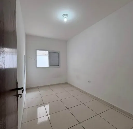 CASA A VENDA PARCELADO