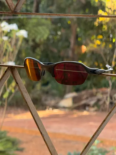 Óculos de sol Oakley Romeu 2 disponível 