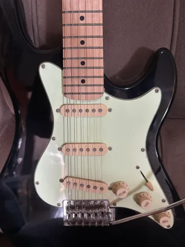 Guitarra Strinberg