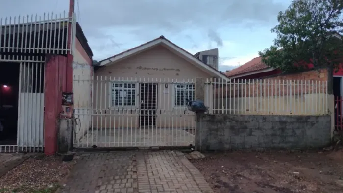 Casa com terreno grande bairro Estado ? ACEITA FINANCIAMENTO ?