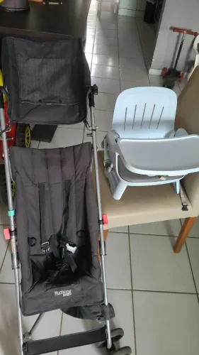 Carrinho e cadeira alimentação