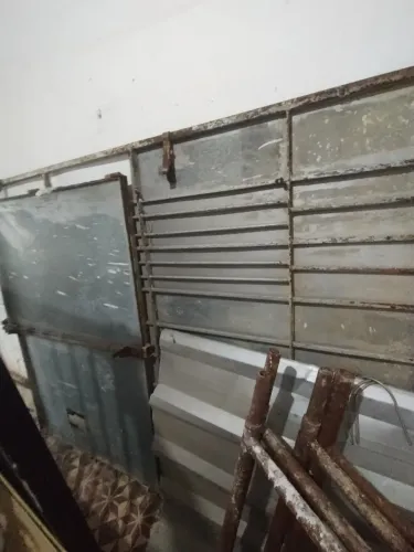 PORTÃO EM FERRO
