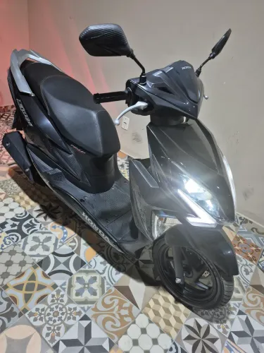 Honda Elite 2024 - 8.959 km - IPVA 2026 pago.