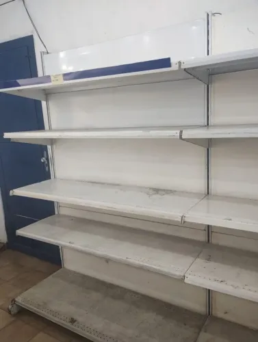 Gôndolas para Mercado / Loja R$ 700 os dois módulos, interessados chamar *