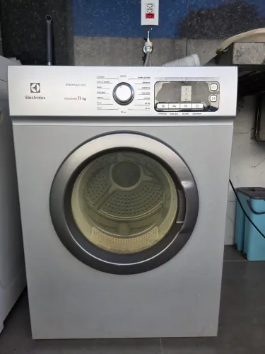 SECADORA DE ROUPAS ELECTROLUX 11KG COR INOX ESSENTIAL CARE (STH11) 220V