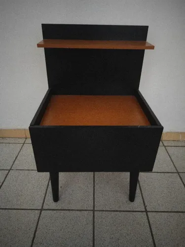 Escrivaninha de cama