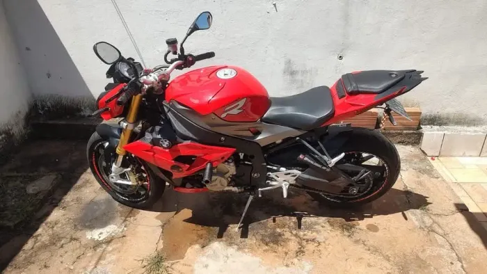S1000 r naked