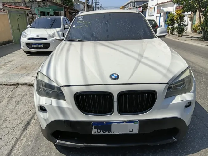 Bmw x1 blindada muito nova  ac troca com volta pra mim