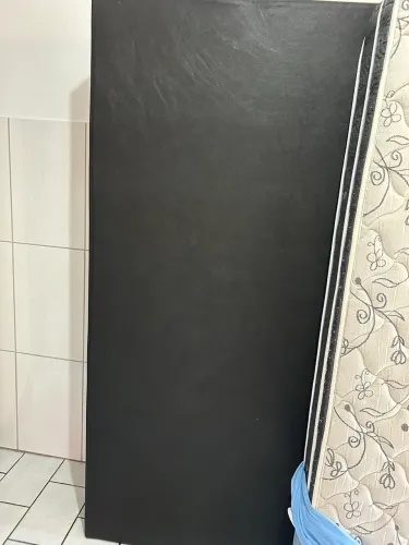 Box de solteiro com colchão