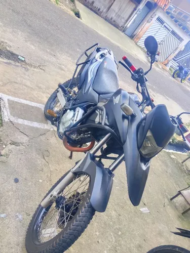 VENDO XRE 300 2016 TUDO OK POR 17,500