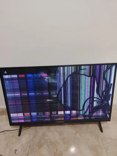Tv de 32 polegada , com a tela quebrada 