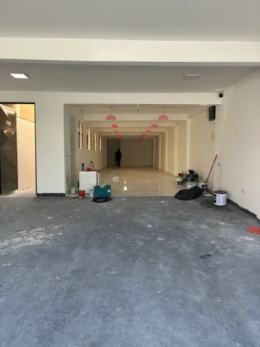 Salão comercial com 135 m e sala comercial com 135, a 30 metros da Estrada de Campo Limpo