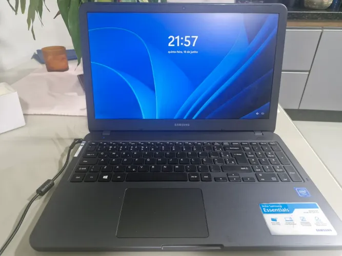 Notebook Samsung Essentials