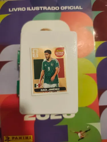 Figurinha legend bronze Raul Jiménez