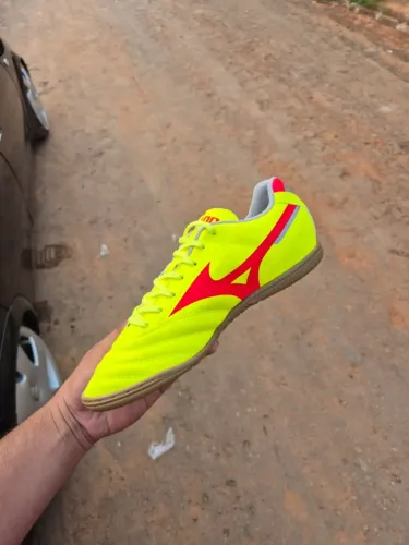 Chuteira Mizuno futsal