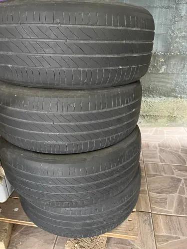 Vende pneus usado 