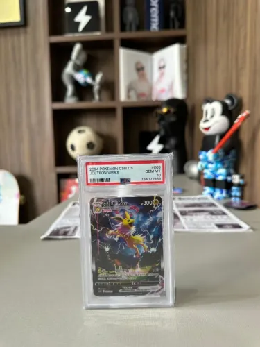 PSA 10 CSH CS Jolteon VMAX #009