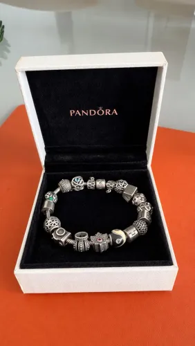 Pandora Original | 17 Charms + Bracelete | Comprada no Canadá | Estojo Original