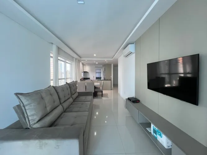 Apartamento Mobiliado, para Locação na Meia Praia em Itapema!