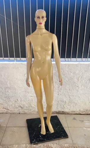 Manequim Feminino 