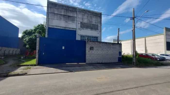Galpão em excelente localização com fácil acesso a BR 101.