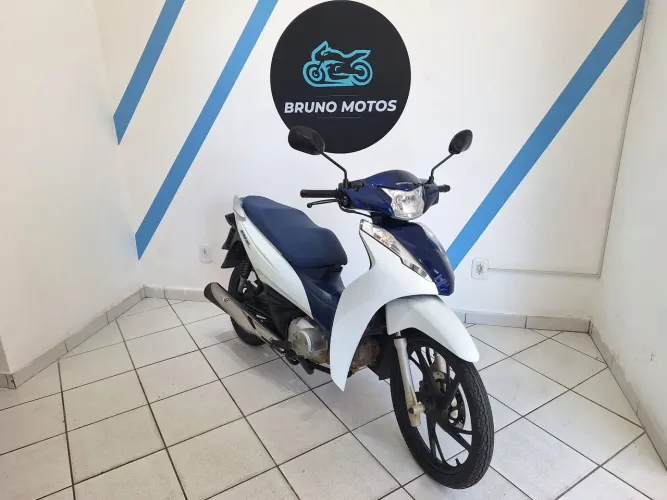 Biz 125 2023 pouco rodada! Só transferir!