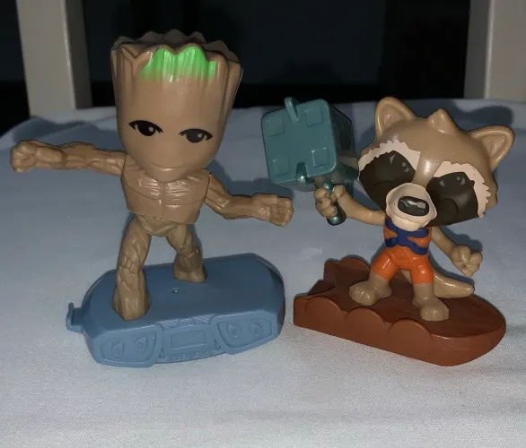 Boneco Rocket e Groot Guardiões da Galáxia Mc Donalds Marvel ótimo estado 