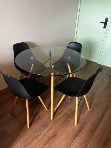 Mesa de Jantar Redonda de Vidro + 4 Cadeiras Estilo Eiffel