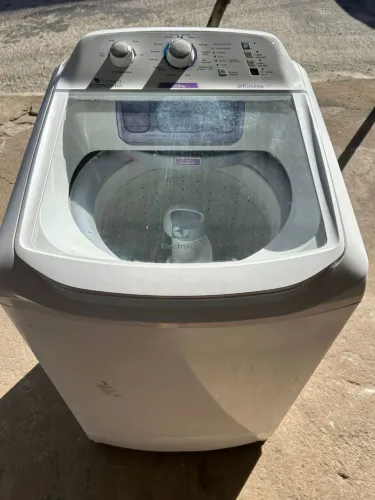 Máquina de lavar Eletrolux 10,5 kilos (vender rápido!)