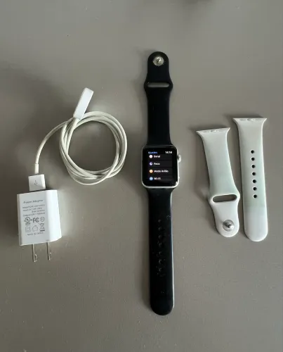 Apple Watch Series 3 GPS 38mm + Carregador + 2 Pulseiras - Funcionando Perfeitamente