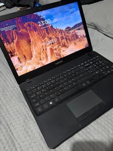 Notebook Samsung Essentials E21 (NP300E5M)